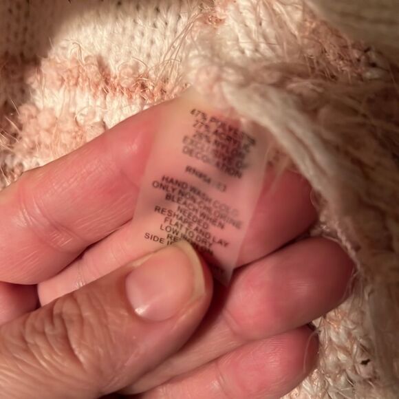 Calvin Klein sweater - Picture 5 of 5